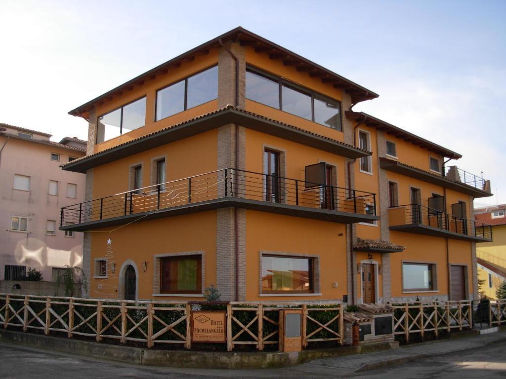 Hotel Michelangelo San Bartolomeo in Galdo Habitación foto